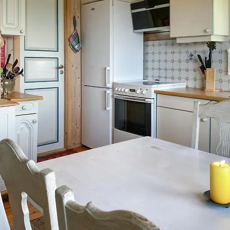 Сasa de vacaciones In With Wifi Farstad