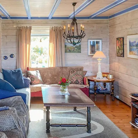 Сasa de vacaciones In With Wifi Farstad